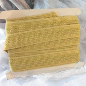 Ancien galon fin couleur jaune or